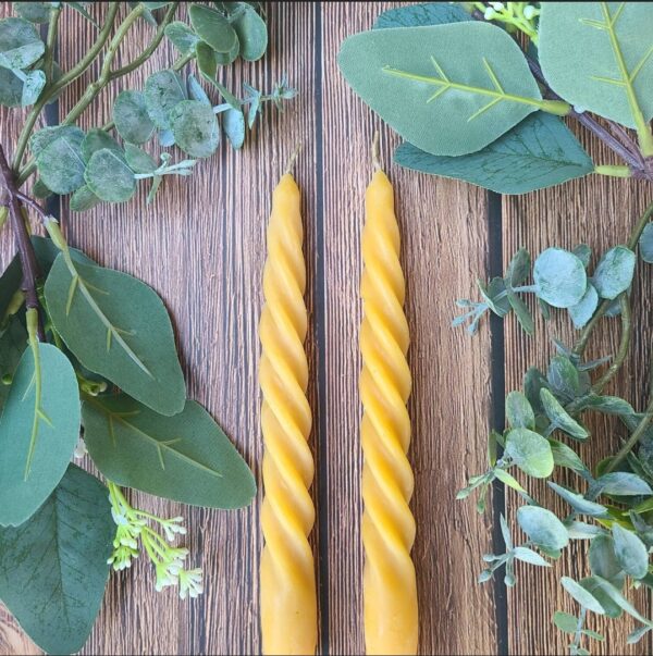 TWISTED TAPERS (SET OF 2) BEESWAX